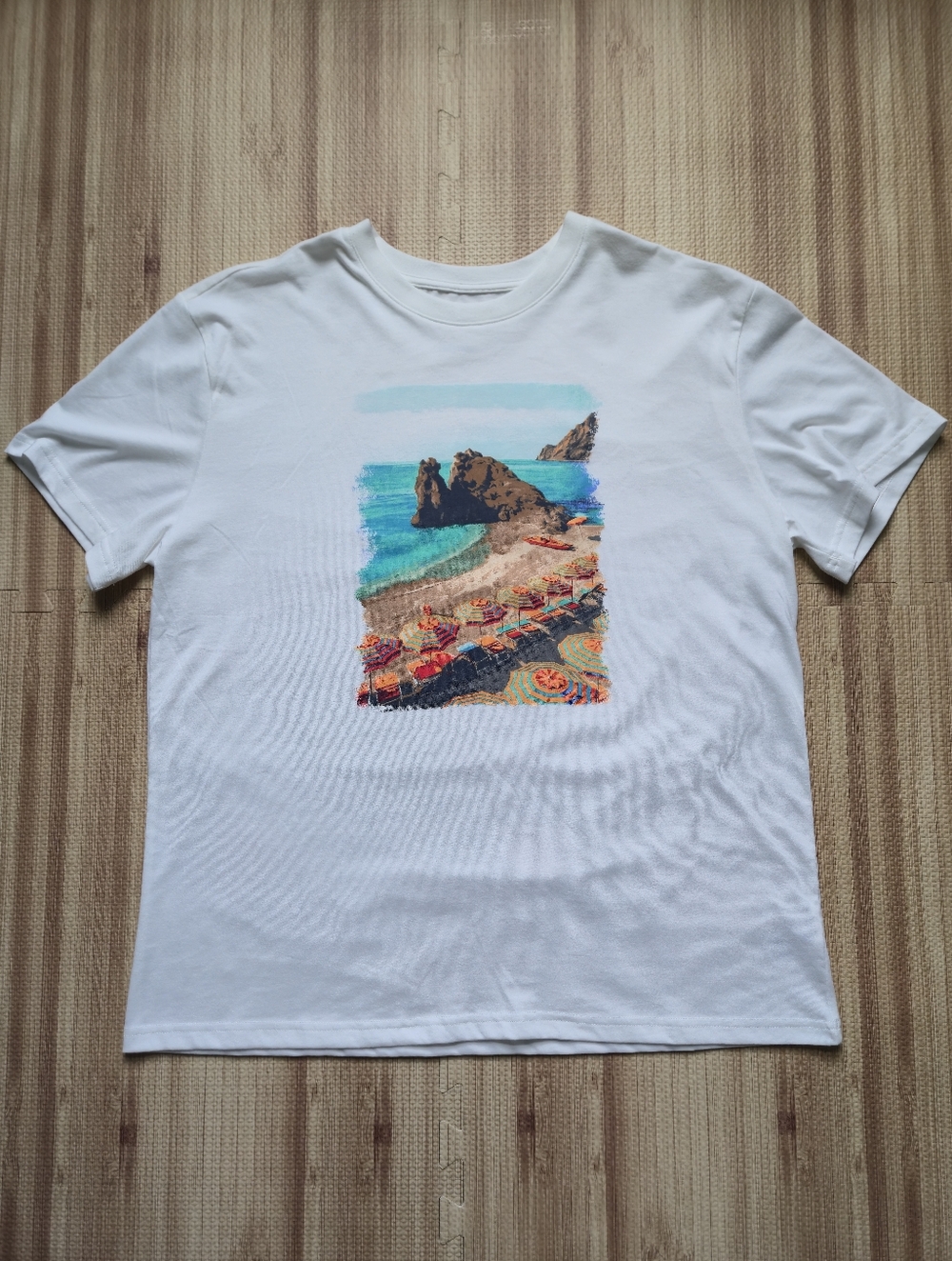 Goodfellow & Co White Short‑Sleeve Tee with Beach Graphic